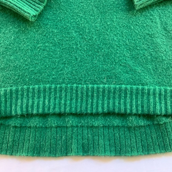J CREW Emerald green turtleneck sweater/XL/non smoker - Picture 3 of 5